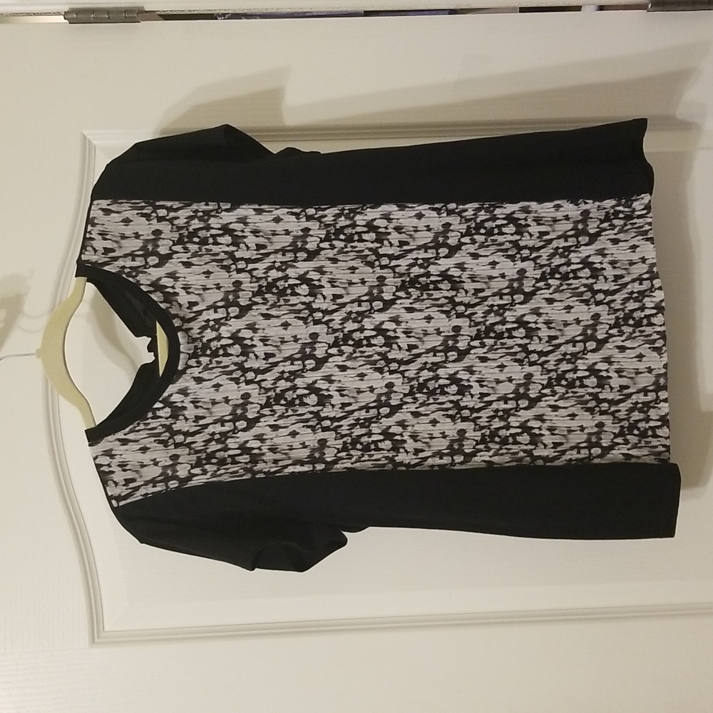 Simply Vera Vera Wang Black and White Patterned Top
